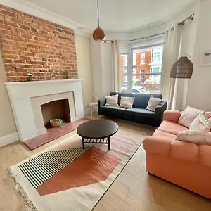 Holiday home Beautiful Family In The Heart Of, Swansea