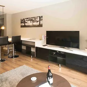 Apartment Aaron Wise, Cardiff